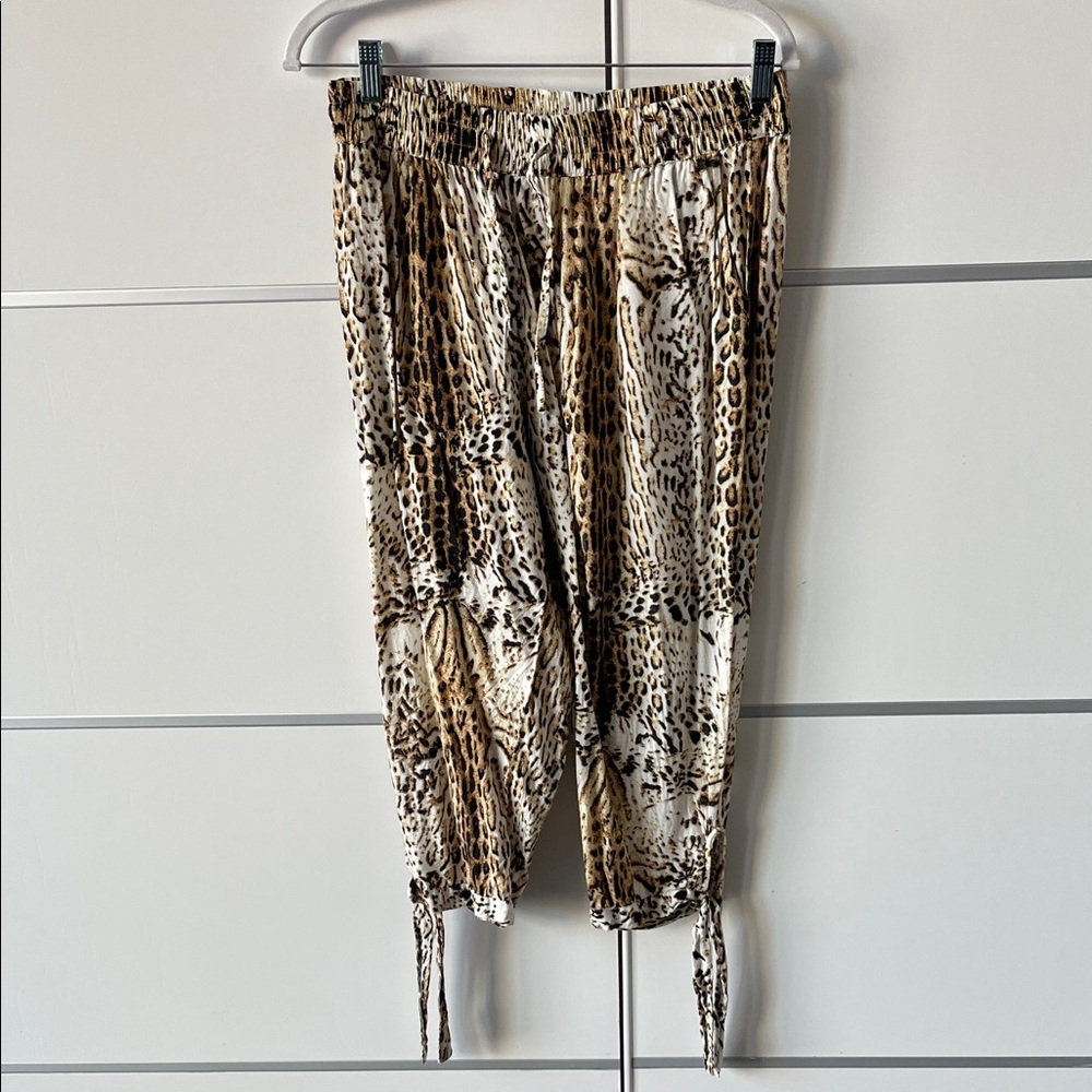 Leopard Print Cropped Pants